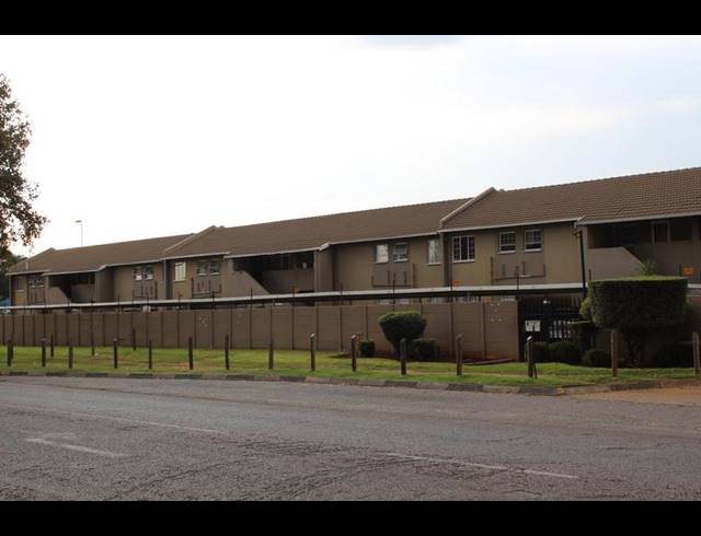 2 BEDROOM COMPLEX FOR SALE IN RAVENSWOOD